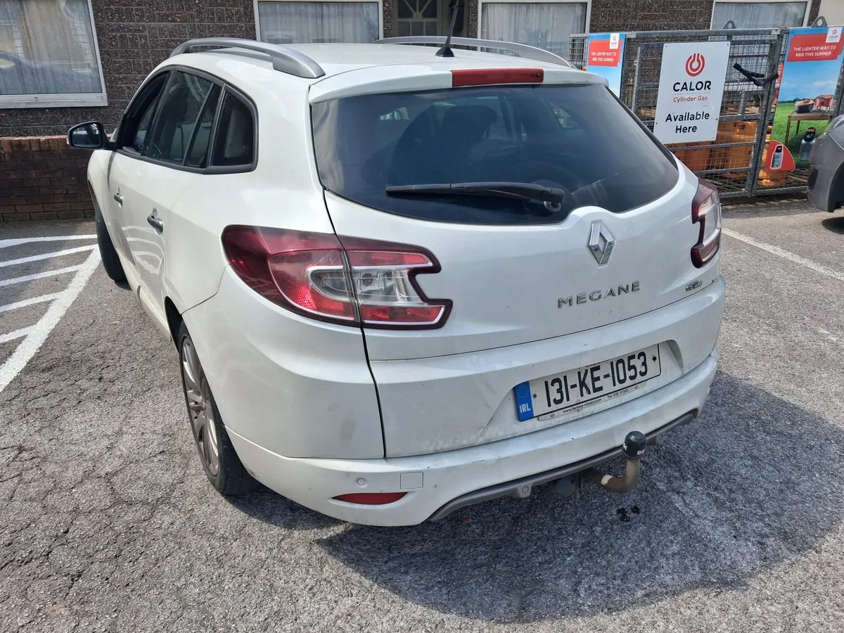 Lovely  Megane estate  nct jun 27 plus tax - Image 4