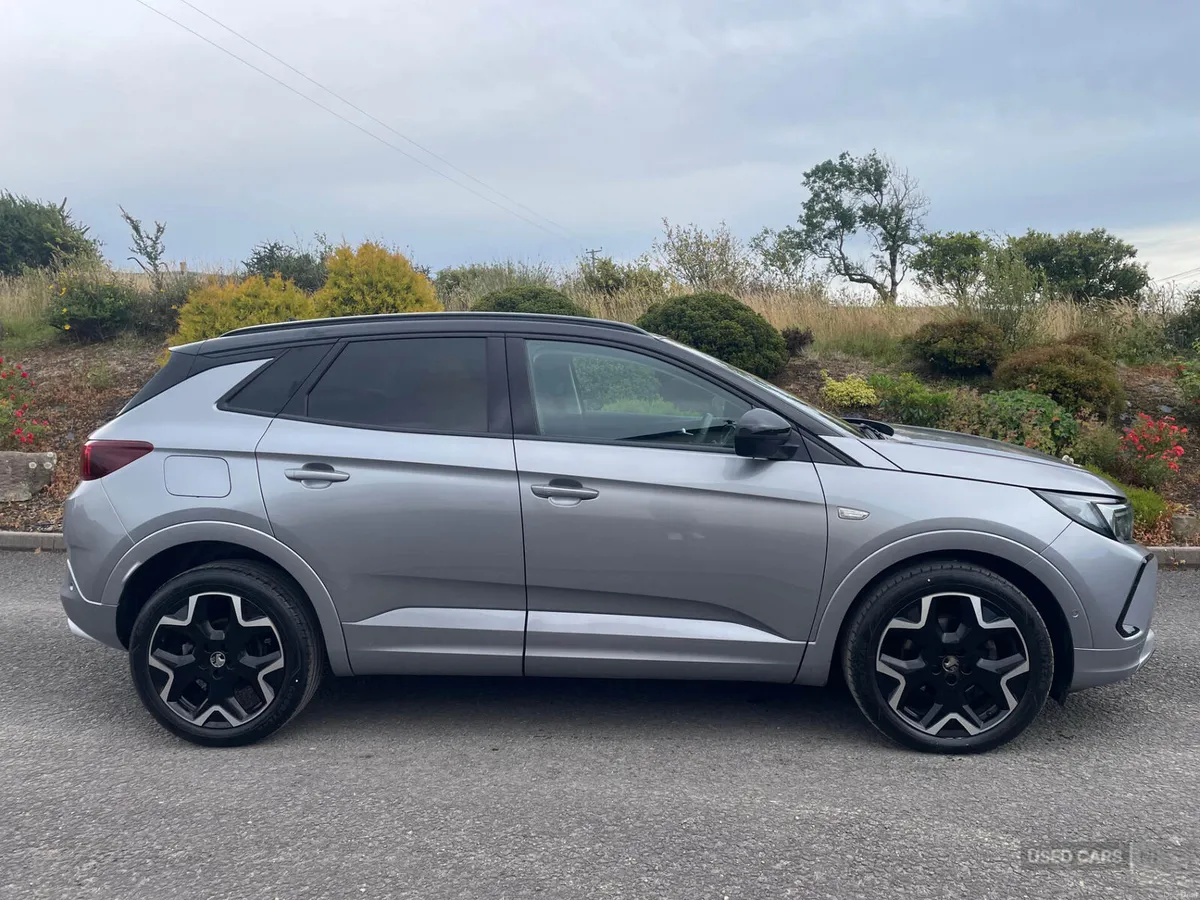 Vauxhall Grandland DIESEL HATCHBACK - Image 2