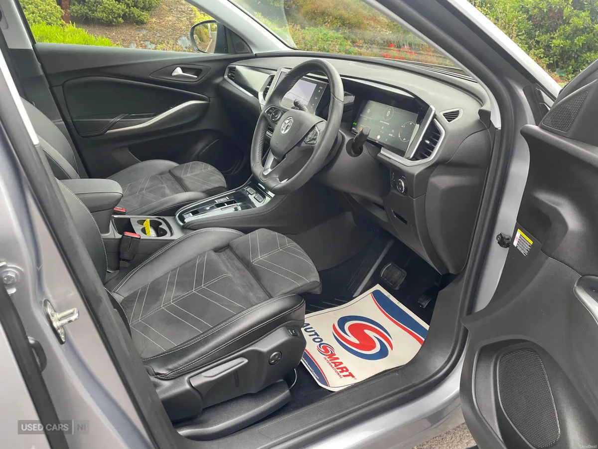 Vauxhall Grandland DIESEL HATCHBACK - Image 6