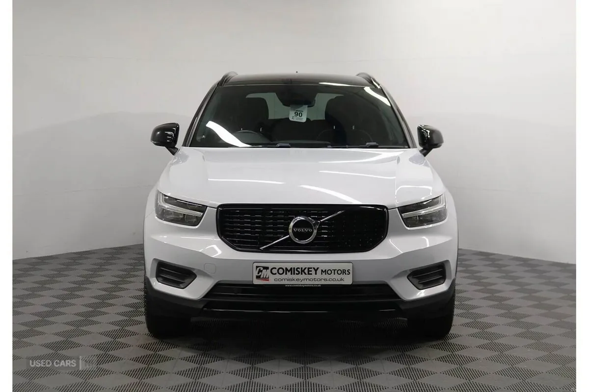 Volvo XC40 h T5 Twin Engine R-Design - Image 2