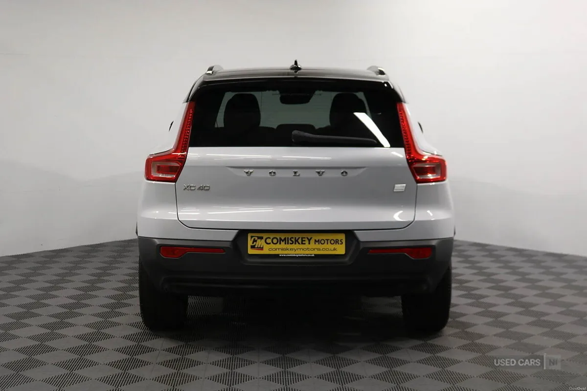 Volvo XC40 h T5 Twin Engine R-Design - Image 5
