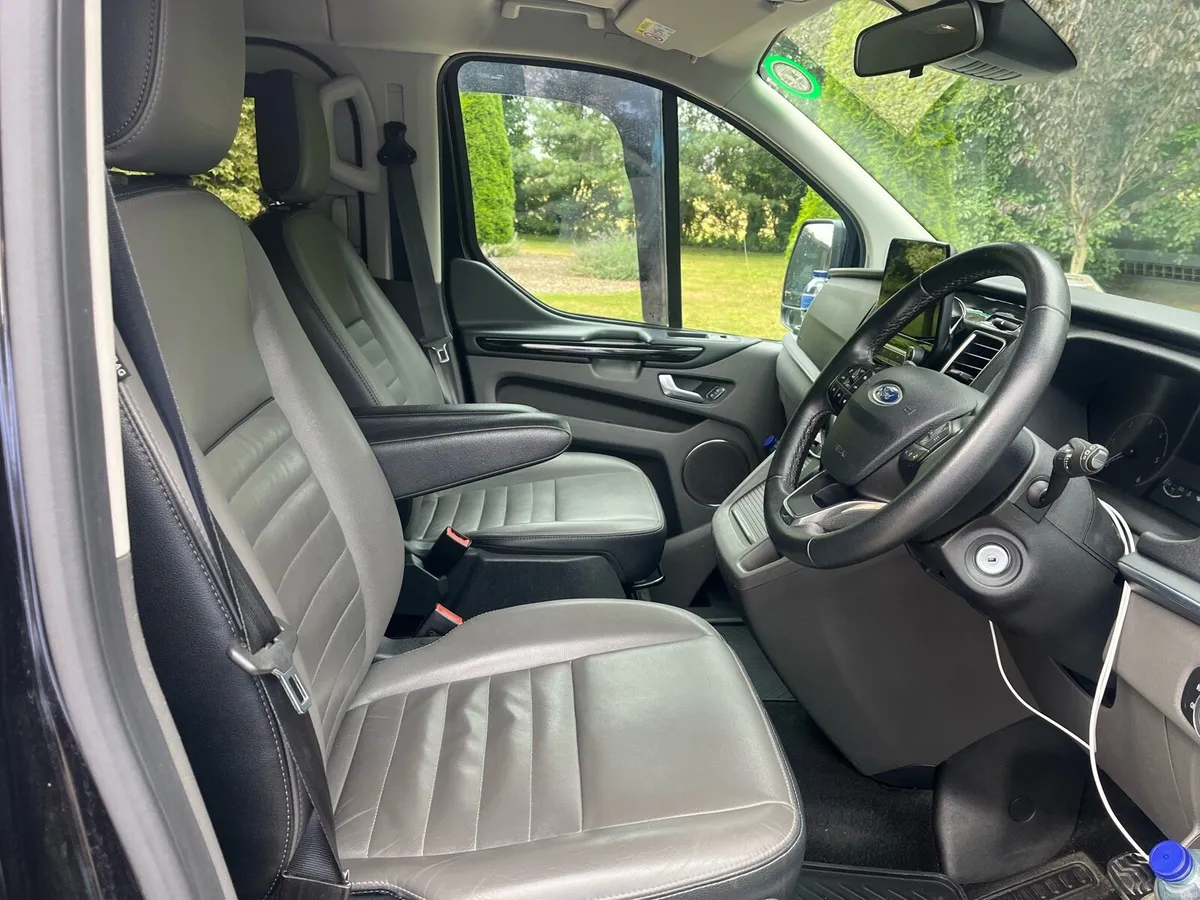Ford Tourneo Custom - 8 seater AUTOMATIC - Image 6