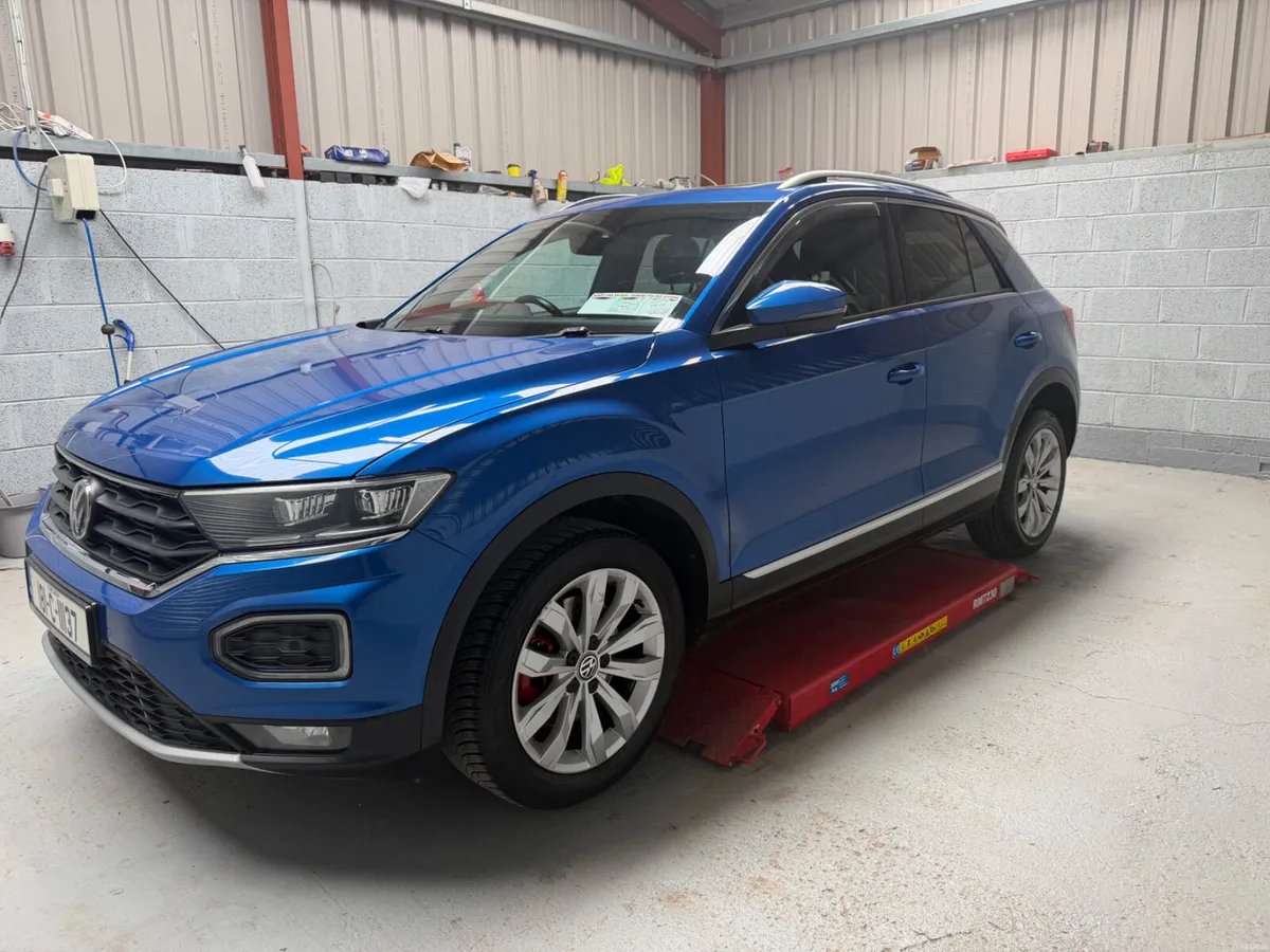 2018   VOLKSWAGEN   T-ROC             1 OWNER - Image 4