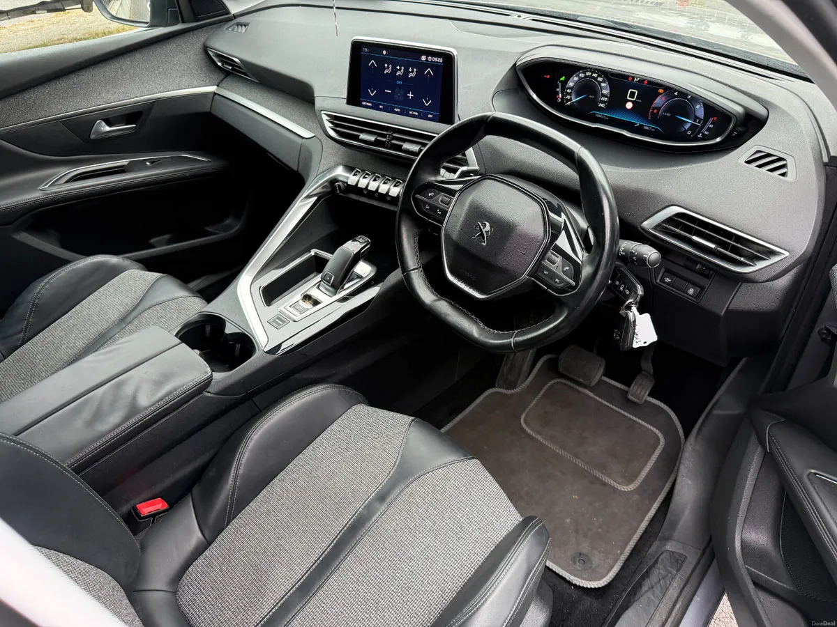Peugeot 5008 1.6 ALLURE AUTOMATIC 7 SEATER - Image 4