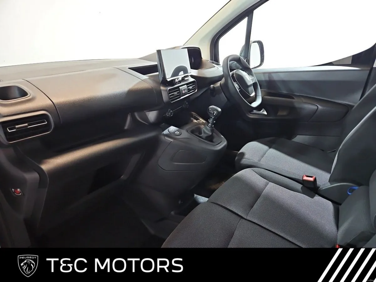 Peugeot Partner Professional Premium Model - Rever - Image 4