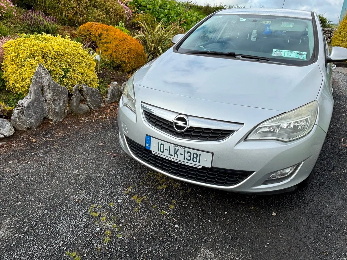 Opel Astra 2010 Diesel NCT and Taxed - Image 1