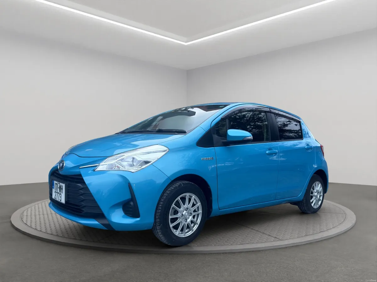 Toyota Vitz 2017 * LOW MILEAGE* - Image 3
