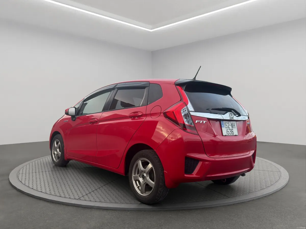 Honda Fit 2015 1.5 Hybrid Auto/ New Nct / warranty - Image 6