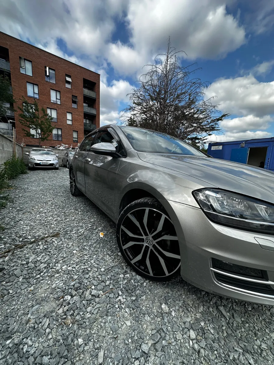 Volkswagen Golf 2015 Highline automatic - Image 6