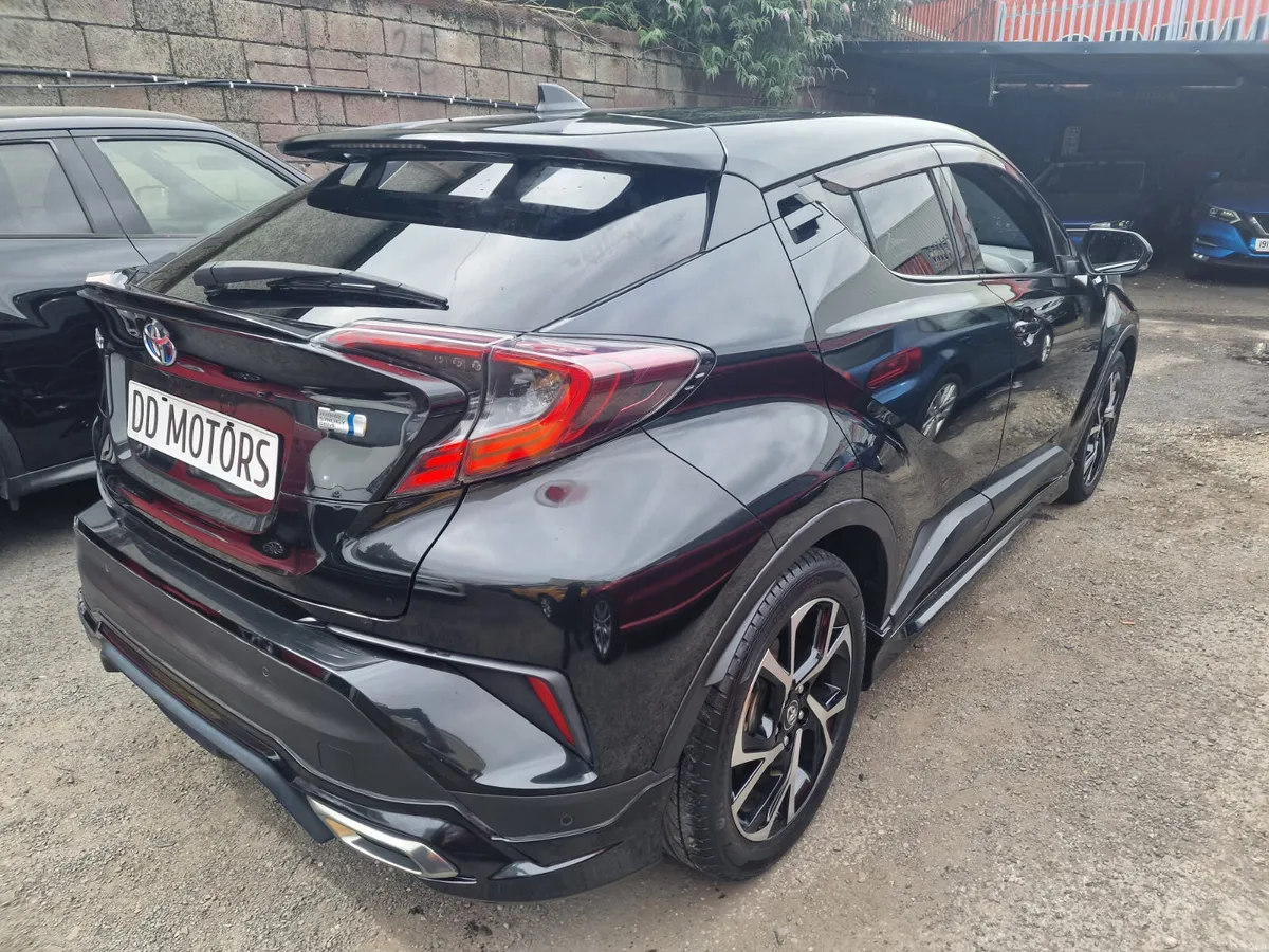 Toyota C-HR 2017 SELF CHARGING HYBRID TOP SPEC - Image 5