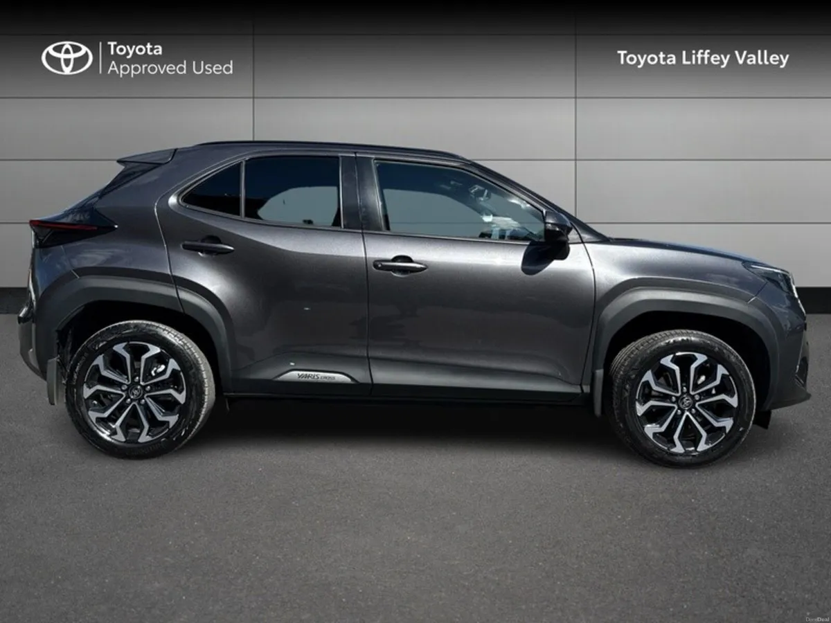 Toyota Yaris Cross YARIS CROSS LUNA SPORT - Image 3
