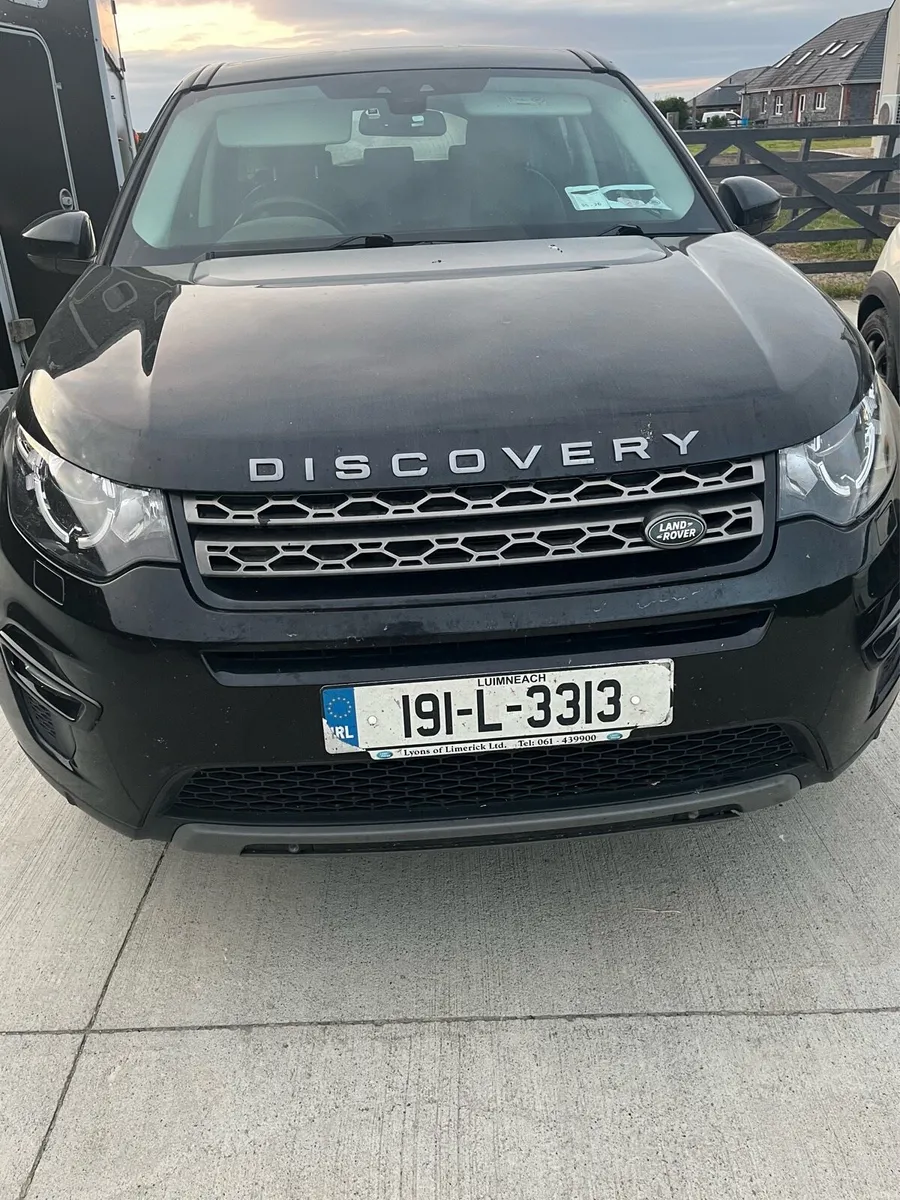 Land Rover Discovery Sport 2019 - Image 2