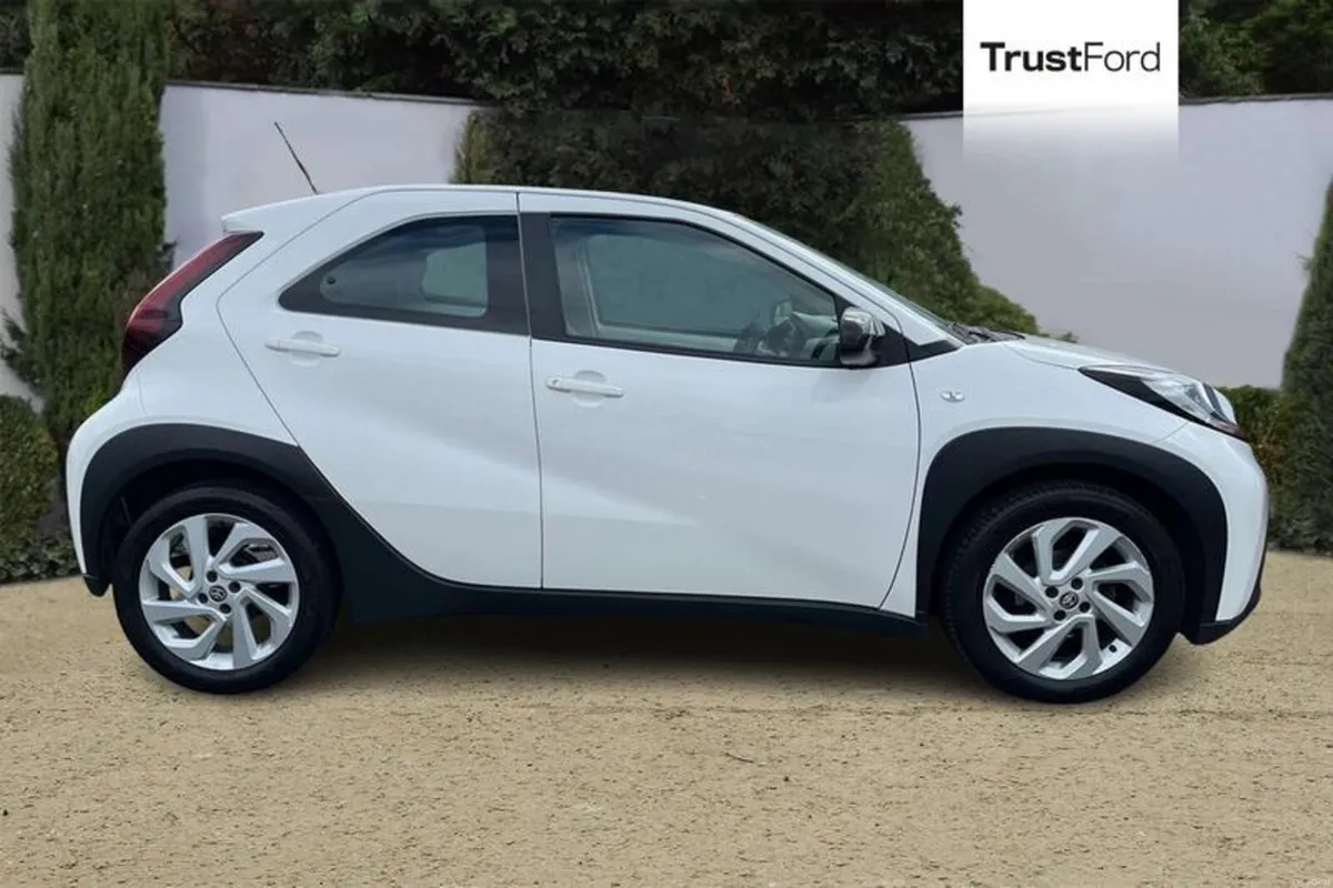 Toyota Aygo X Pure - Image 3