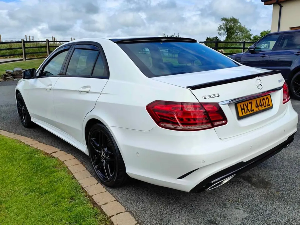Mercedes-Benz E-Class 2015 - Image 4