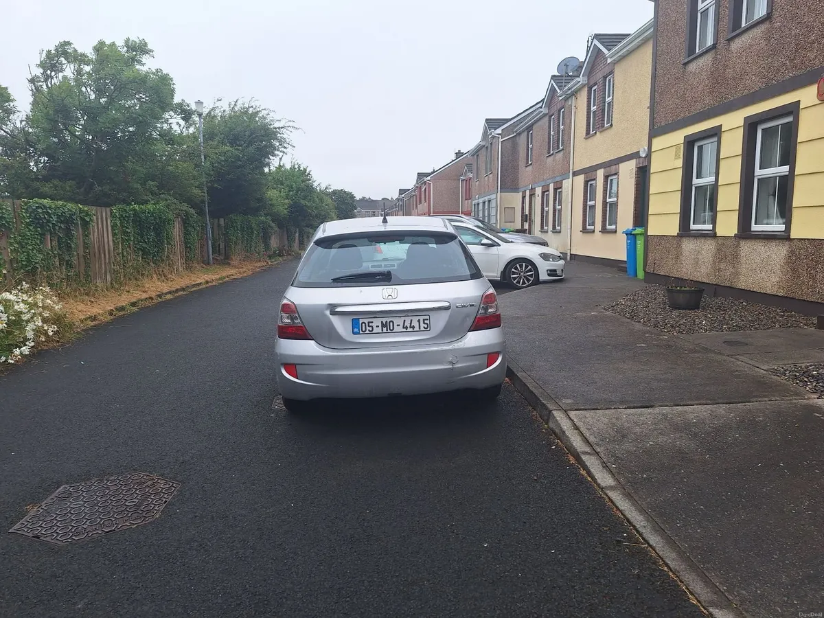 Honda Civic 2005 - Image 2