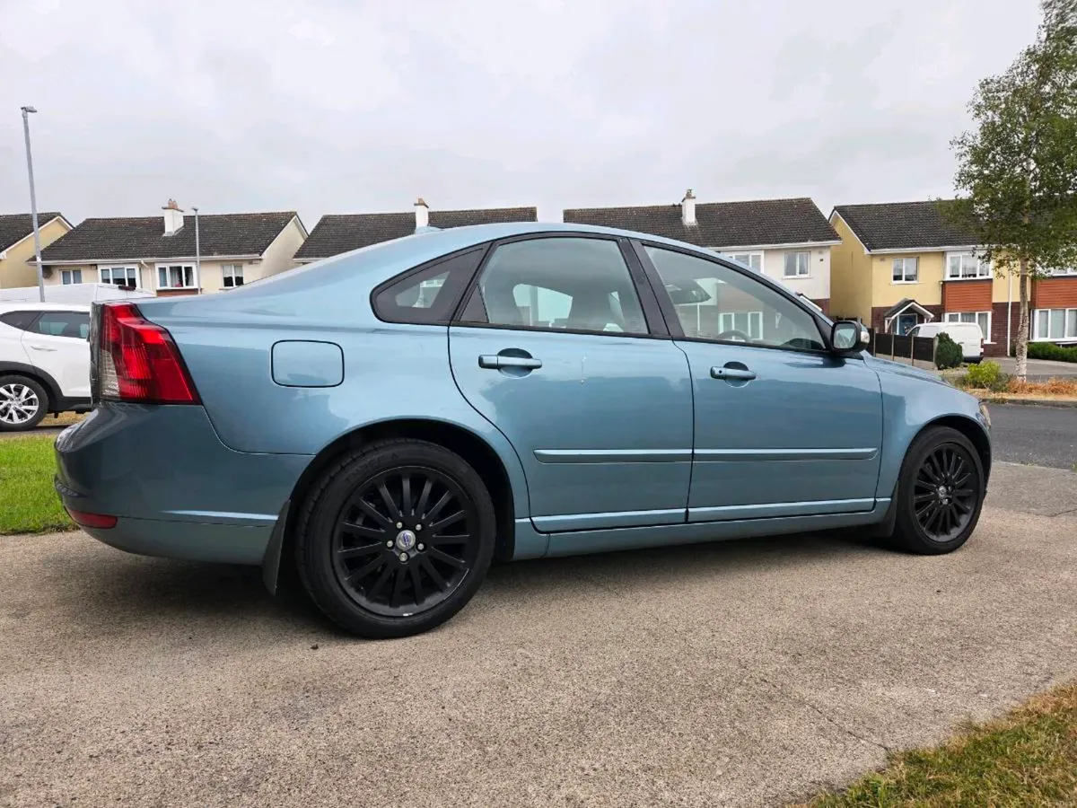 Volvo S 40 - Image 3