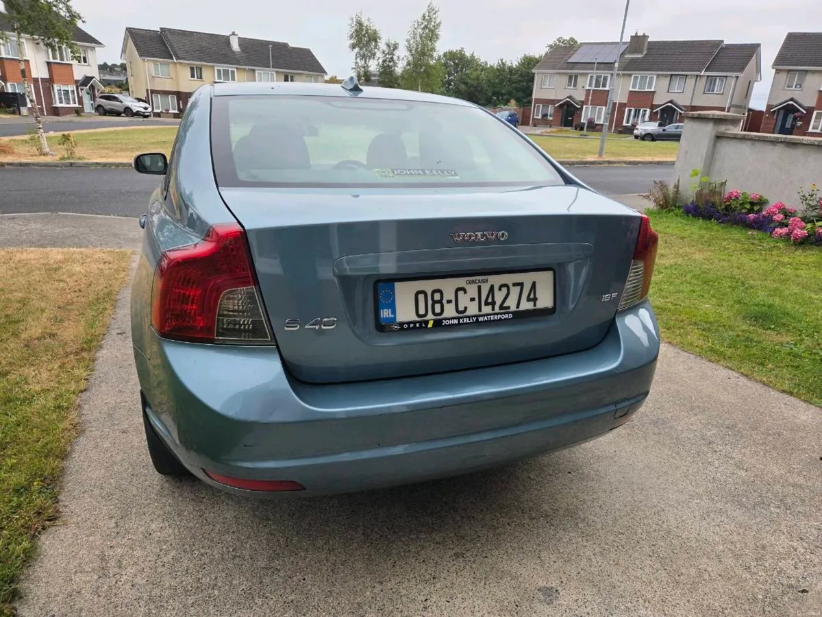 Volvo S 40 - Image 4