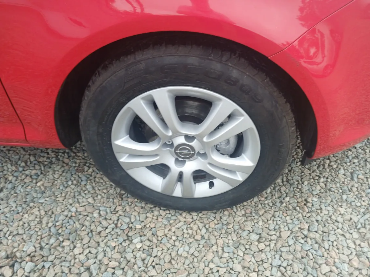 Smart looking 5 door  Opel Corsa 20111.2 pet - Image 3