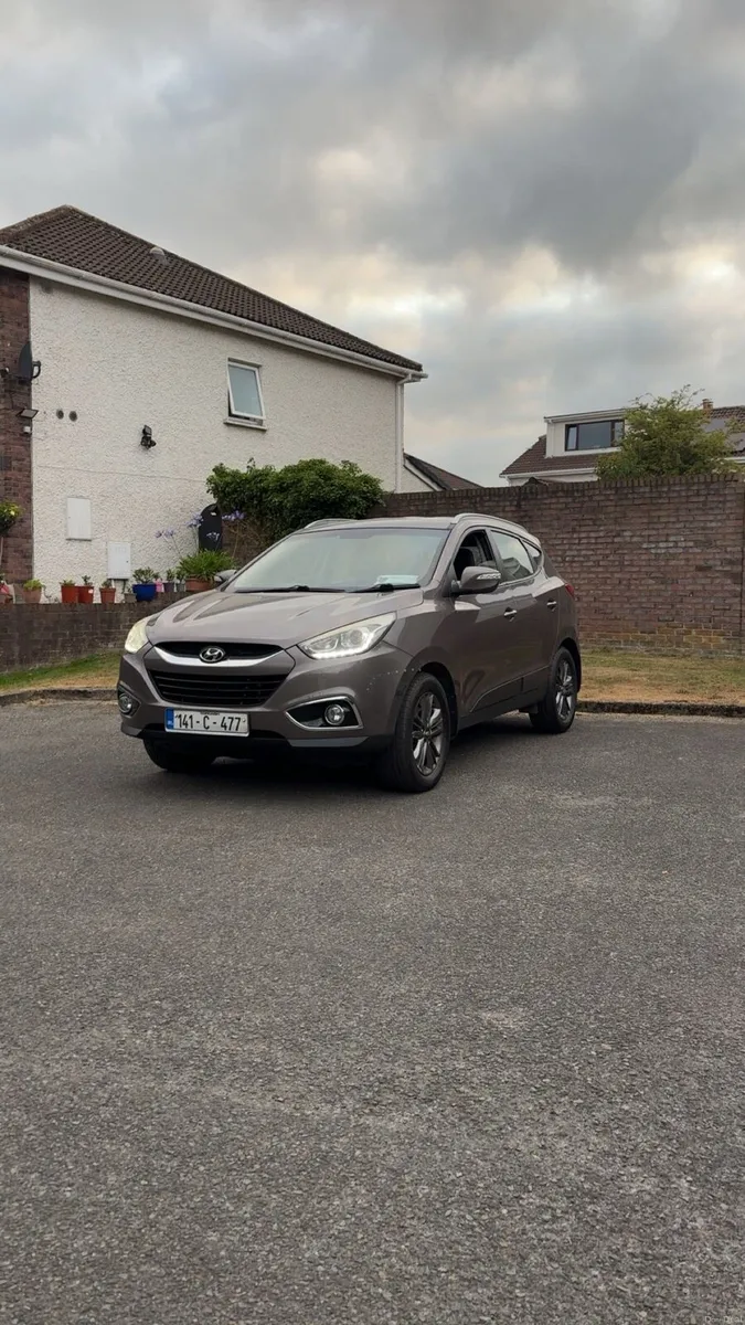 2 Hyundai ix35 - Image 2
