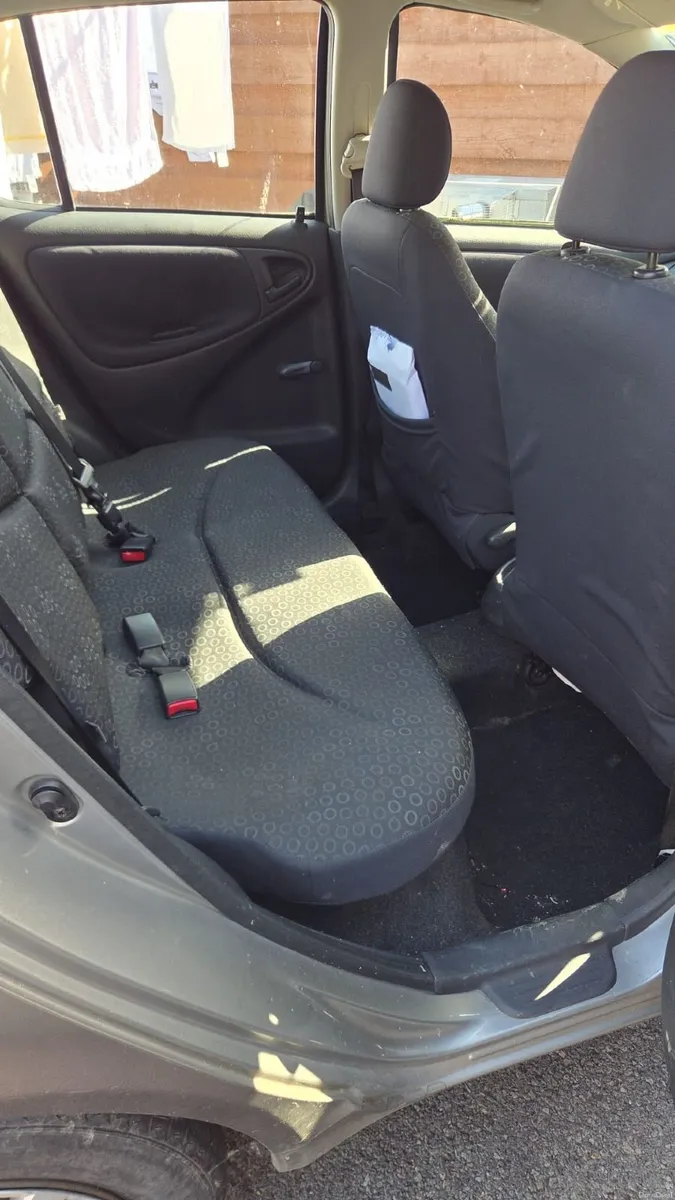 Toyota Yaris 2003 - Image 4