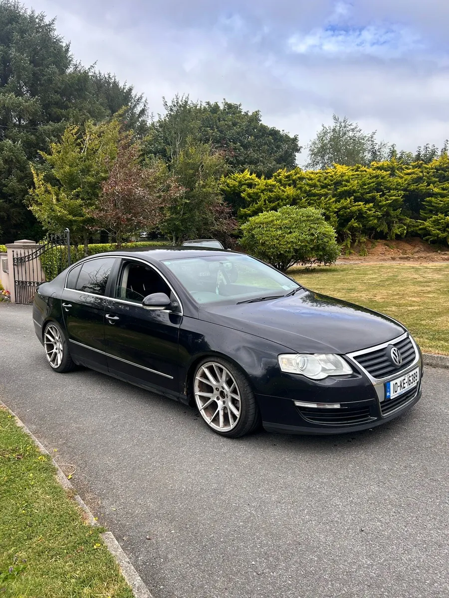Volkswagen Passat - Image 1