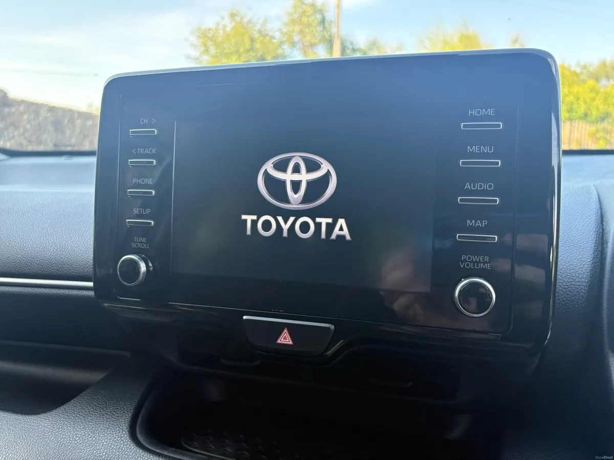 Toyota Yaris Luna Hybrid - Image 6