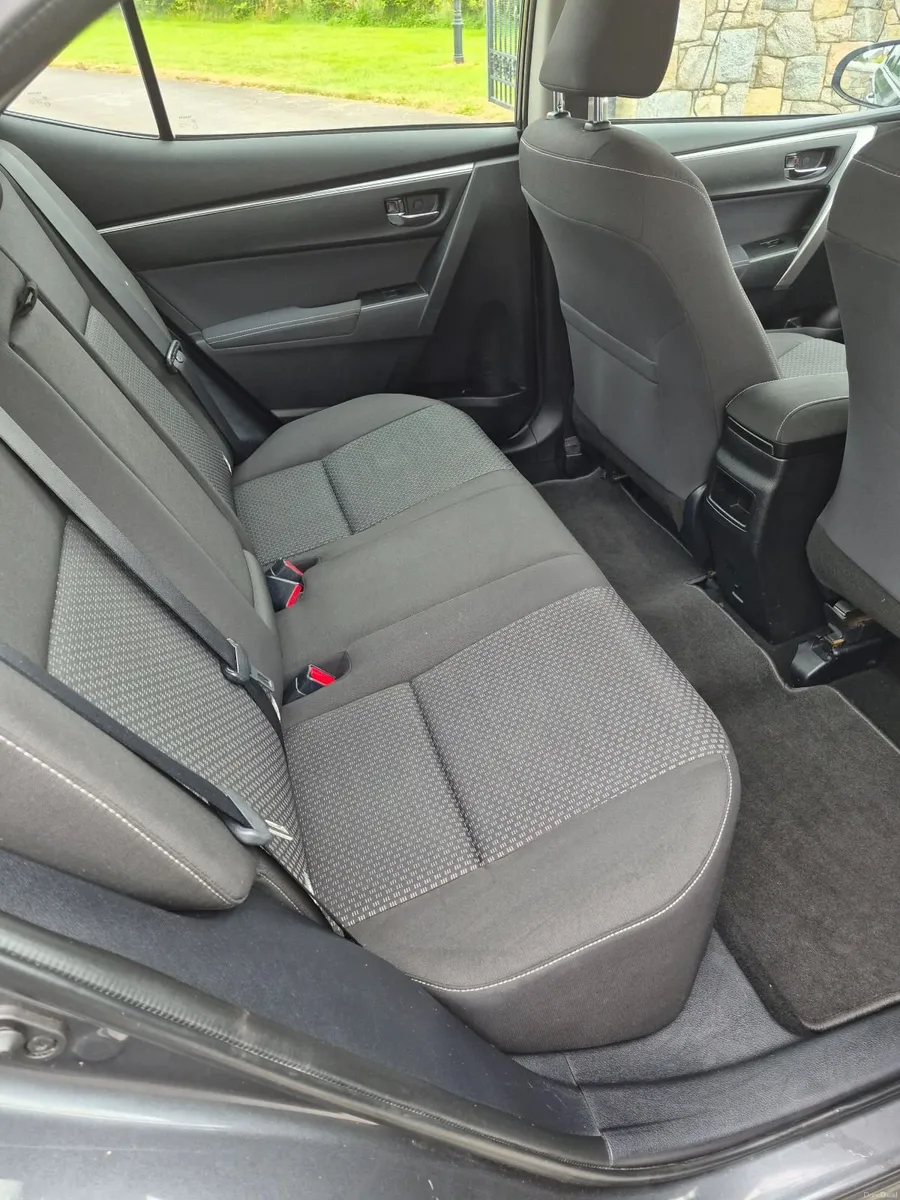 Toyota Corolla 2015 - Image 3