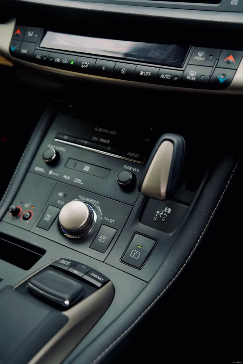 Lexus CT200h 2016-Full History - Image 2