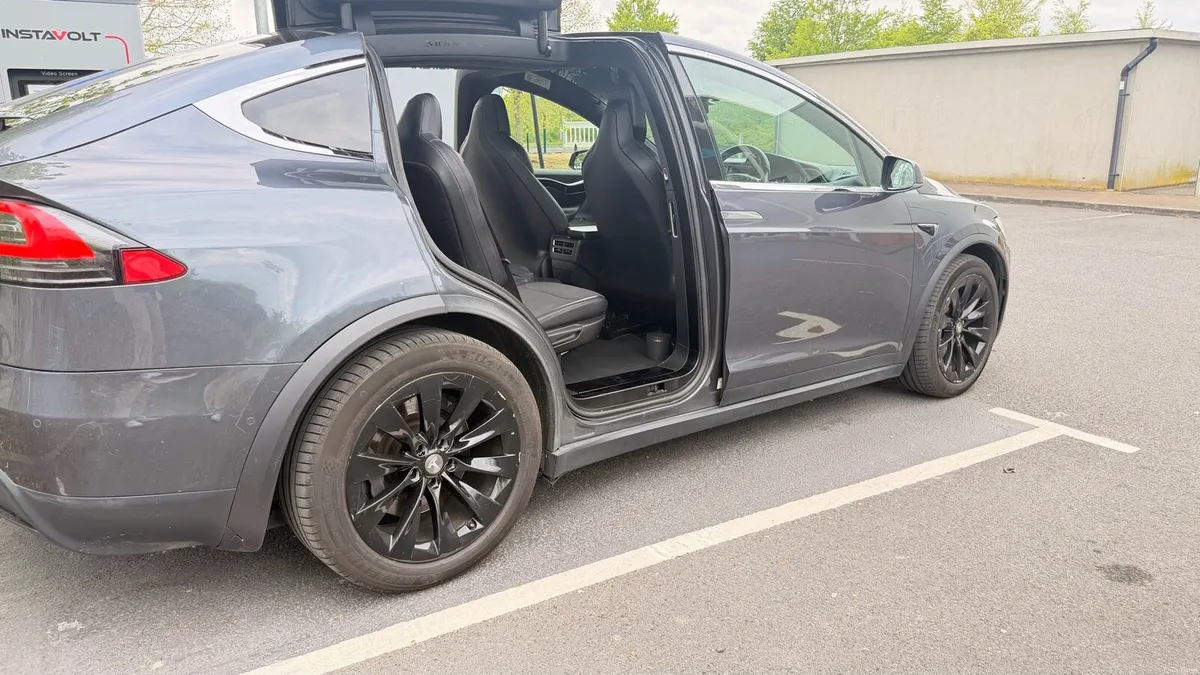 Tesla Model - Image 4