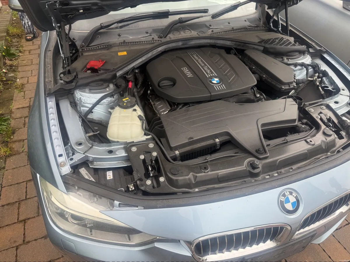 BMW 3-Series 2015 automatic low miles - Image 4