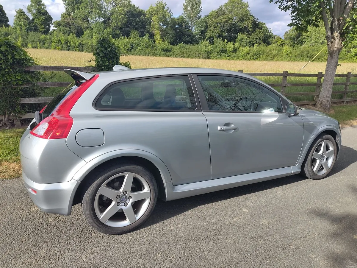 Volvo C30 2008 1.8F, R-Design, Inscription color - Image 3