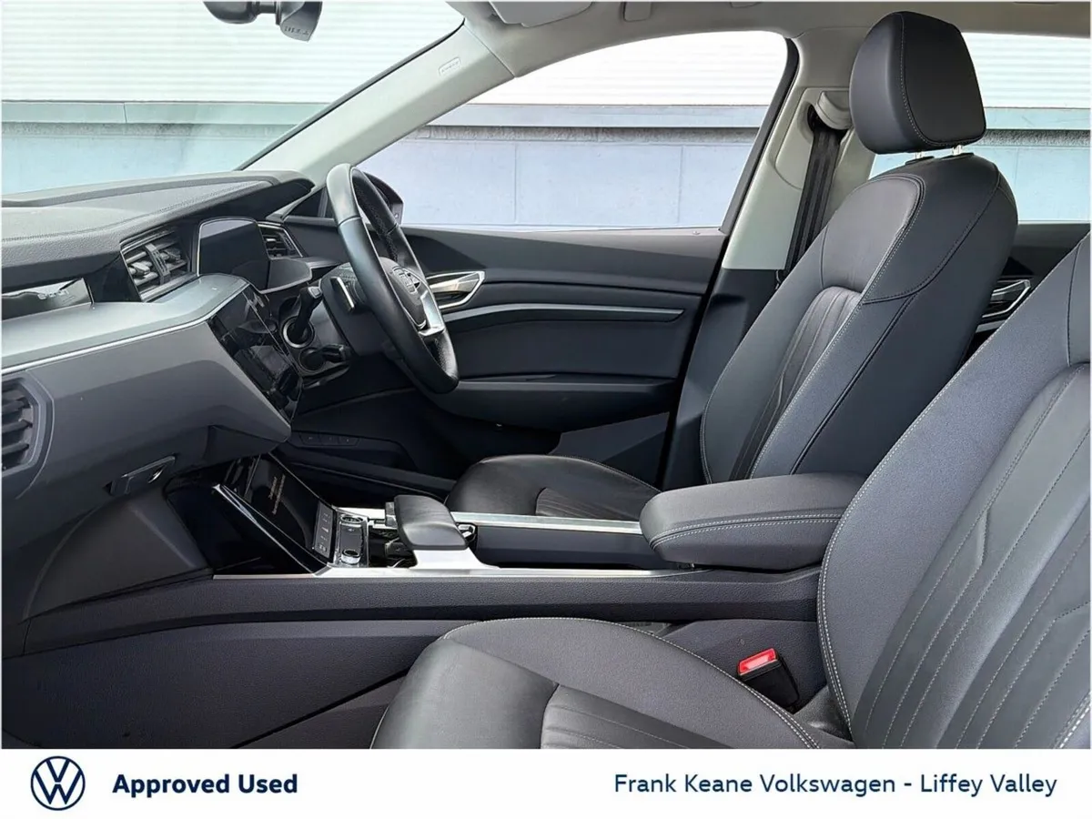 Audi Q8 e-tron SPORT 50 QUATTRO 95KWH 340BHP *PRIV - Image 4