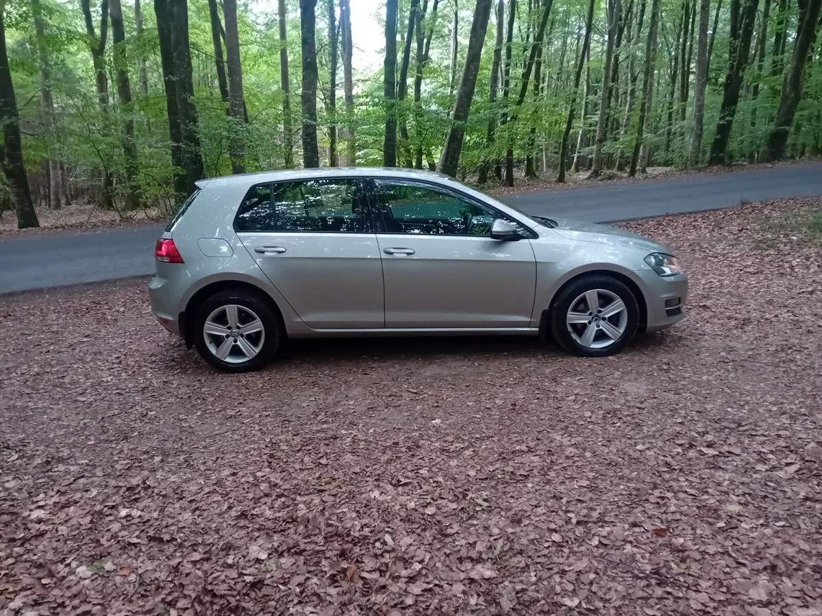 141 VW GOLF 1.6 TDI HIGHLINE 105 BHP MANUAL. - Image 4
