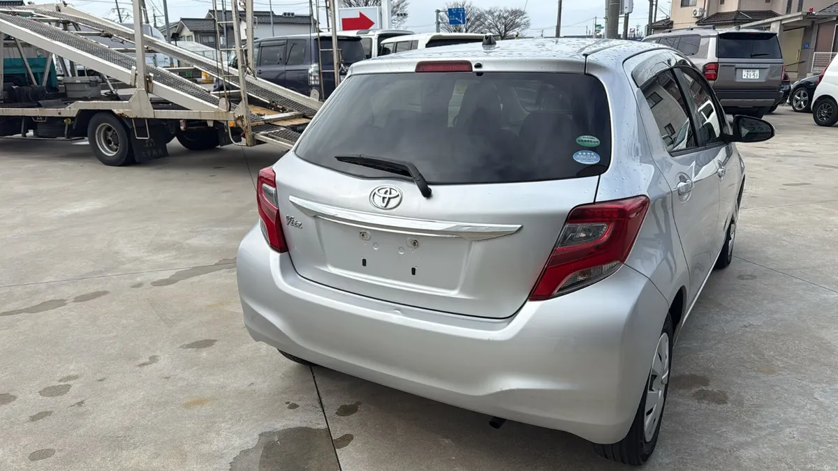 Toyota Vitz 2016 fresh nct - Image 6