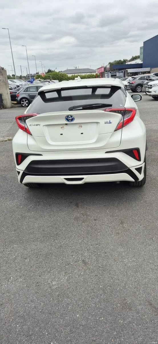 Toyota C-HR Sports G Leather Specs - Image 6