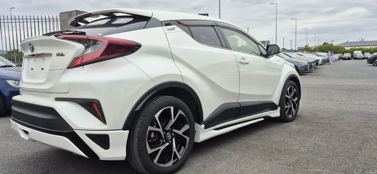 Toyota C-HR Sports G Leather Specs - Image 5
