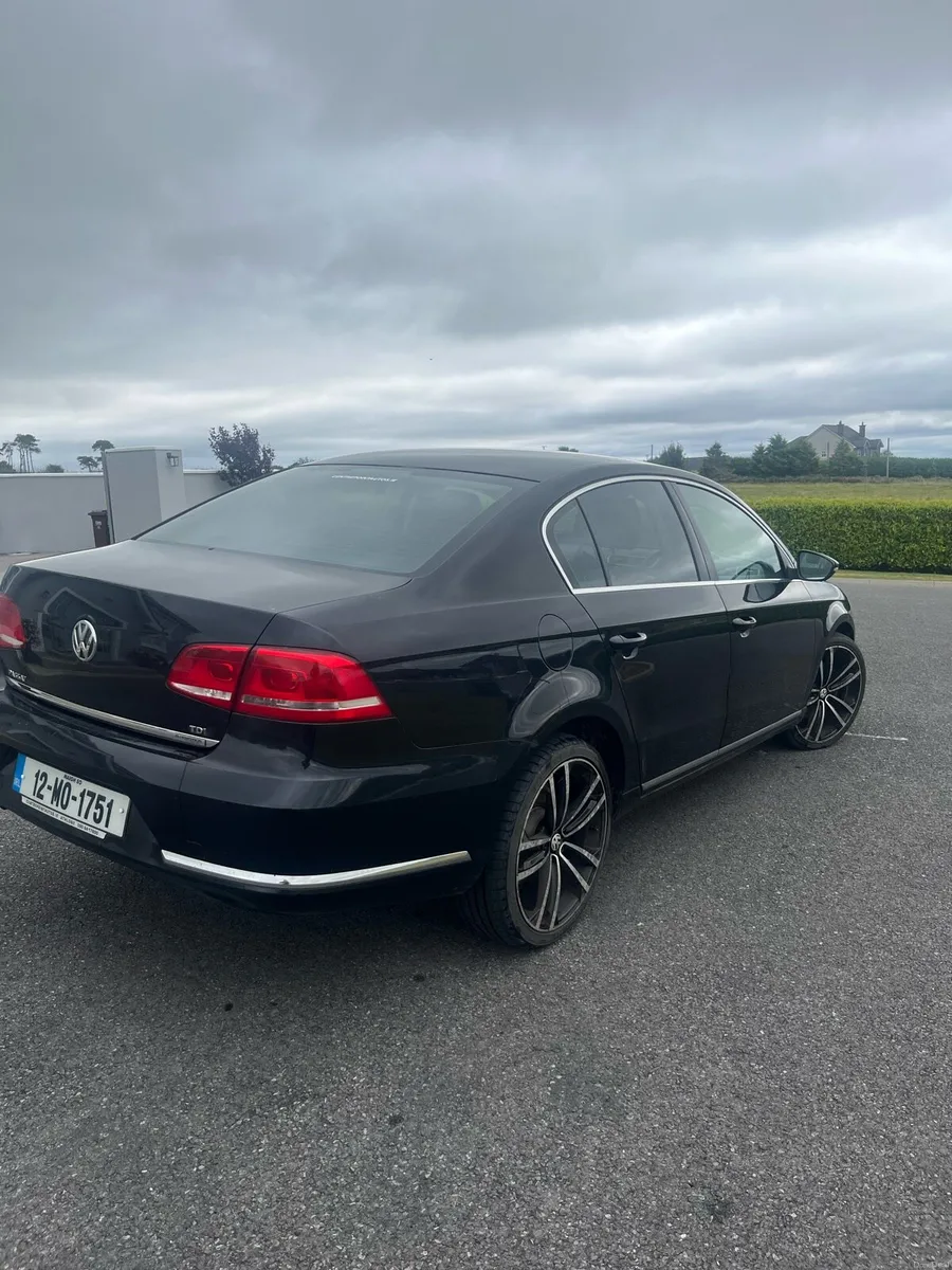 Volkswagen Passat low mileage - Image 3