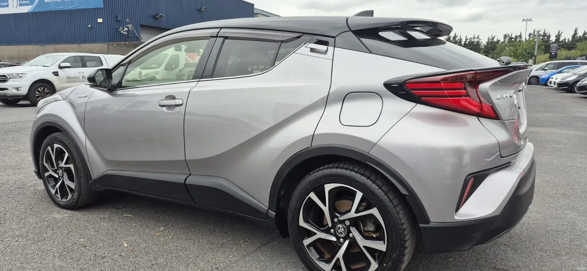 TOYOTA C-HR G - Leather Specs - Image 4