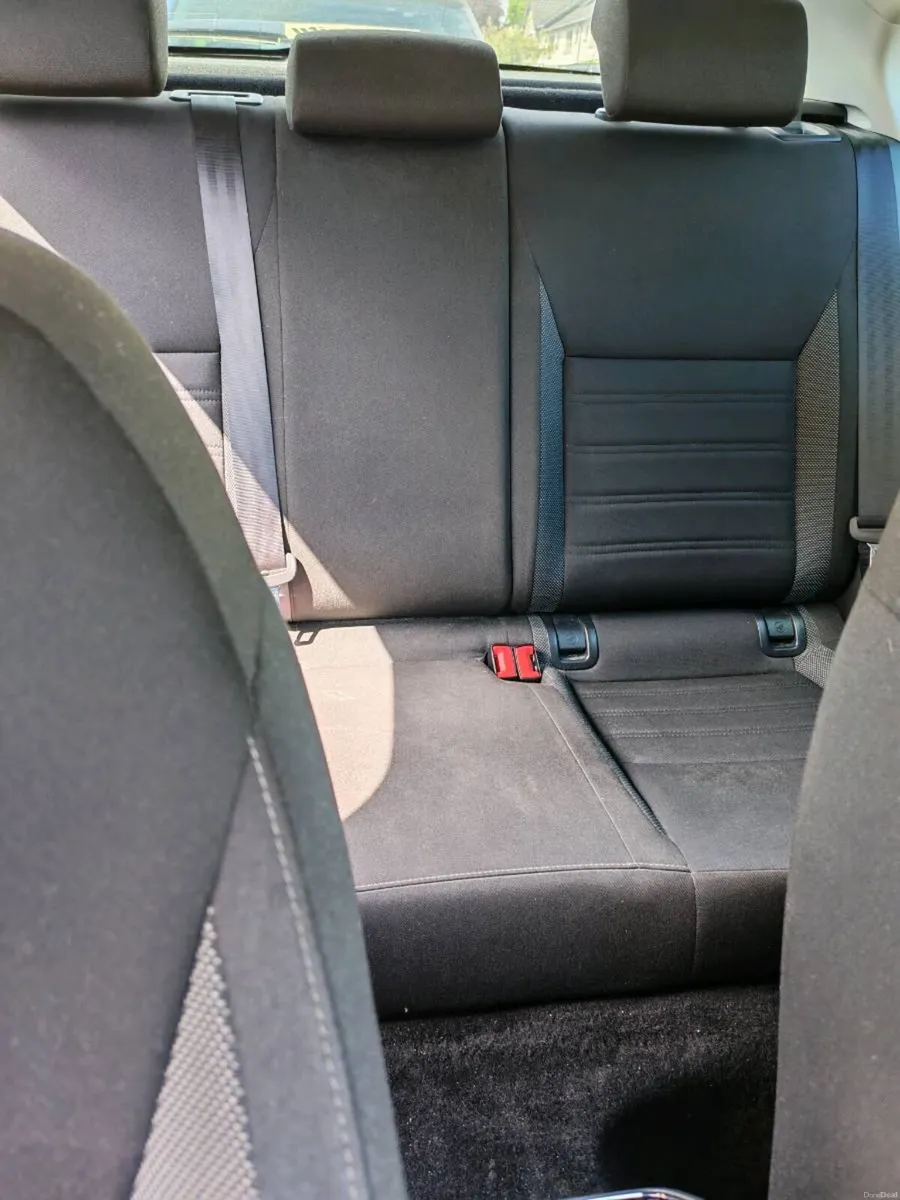 Car - Image 4