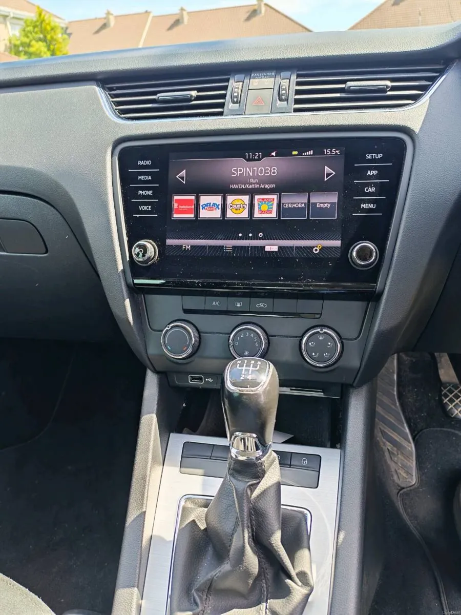 Car - Image 6