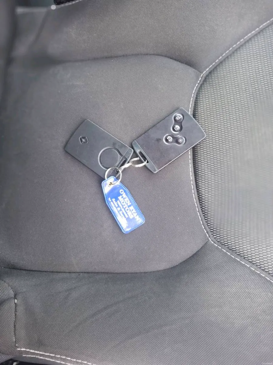 RENAULT CLIO 1.2 PETROL 2014 @ OWEN RYAN MOTORS - Image 6