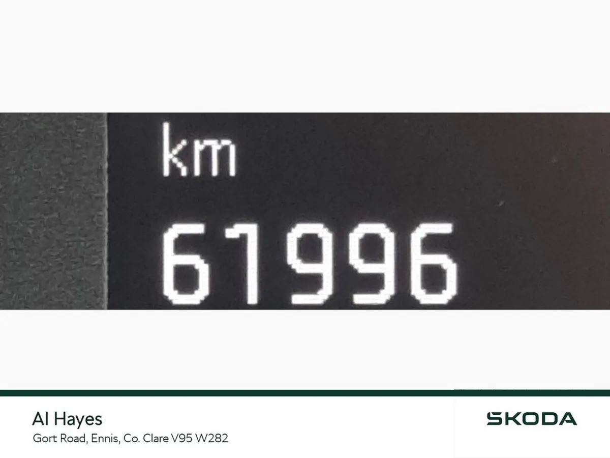 Skoda Kodiaq **TINY MILEAGE**PANORAMIC SUNROOF**EL - Image 4