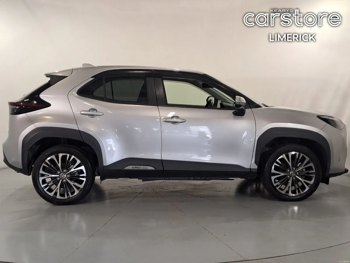 Toyota Yaris Cross Hybrid - Image 2