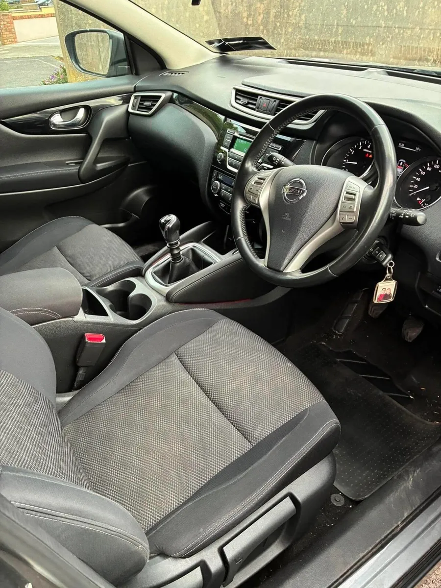 142 Nissan Qashqai 1.2 petrol - Image 2