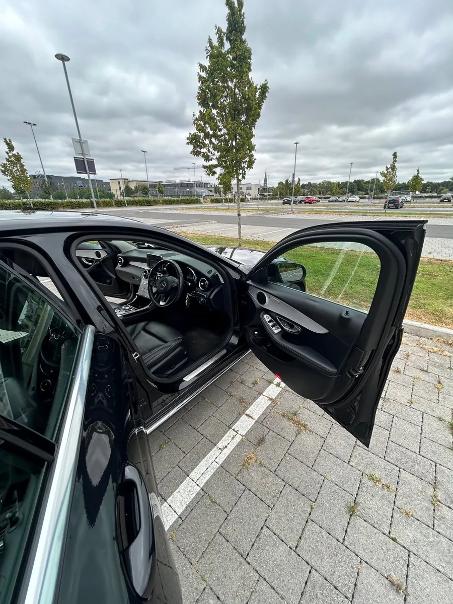 Mercedes-Benz C-Class 2019 - Image 4