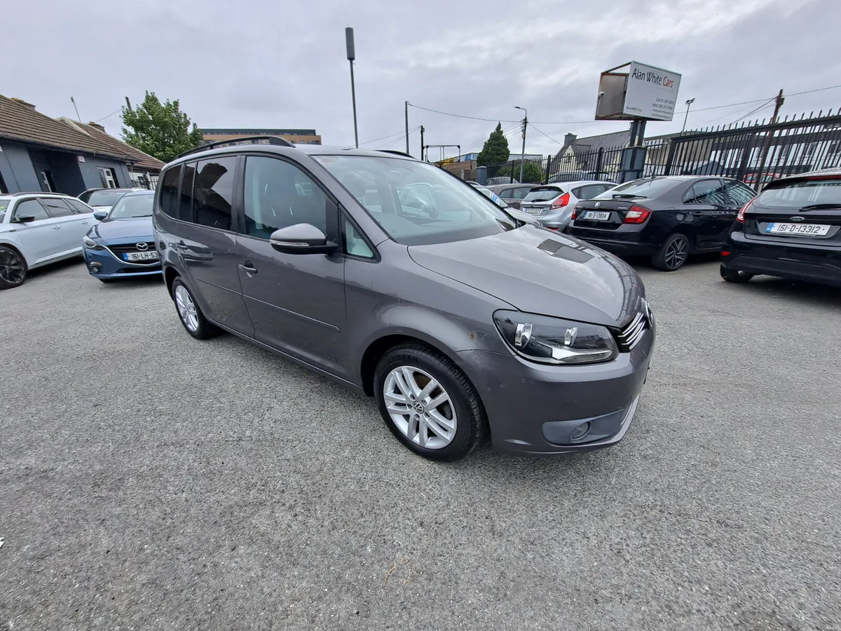 Volkswagen Touran 2012 - Image 1