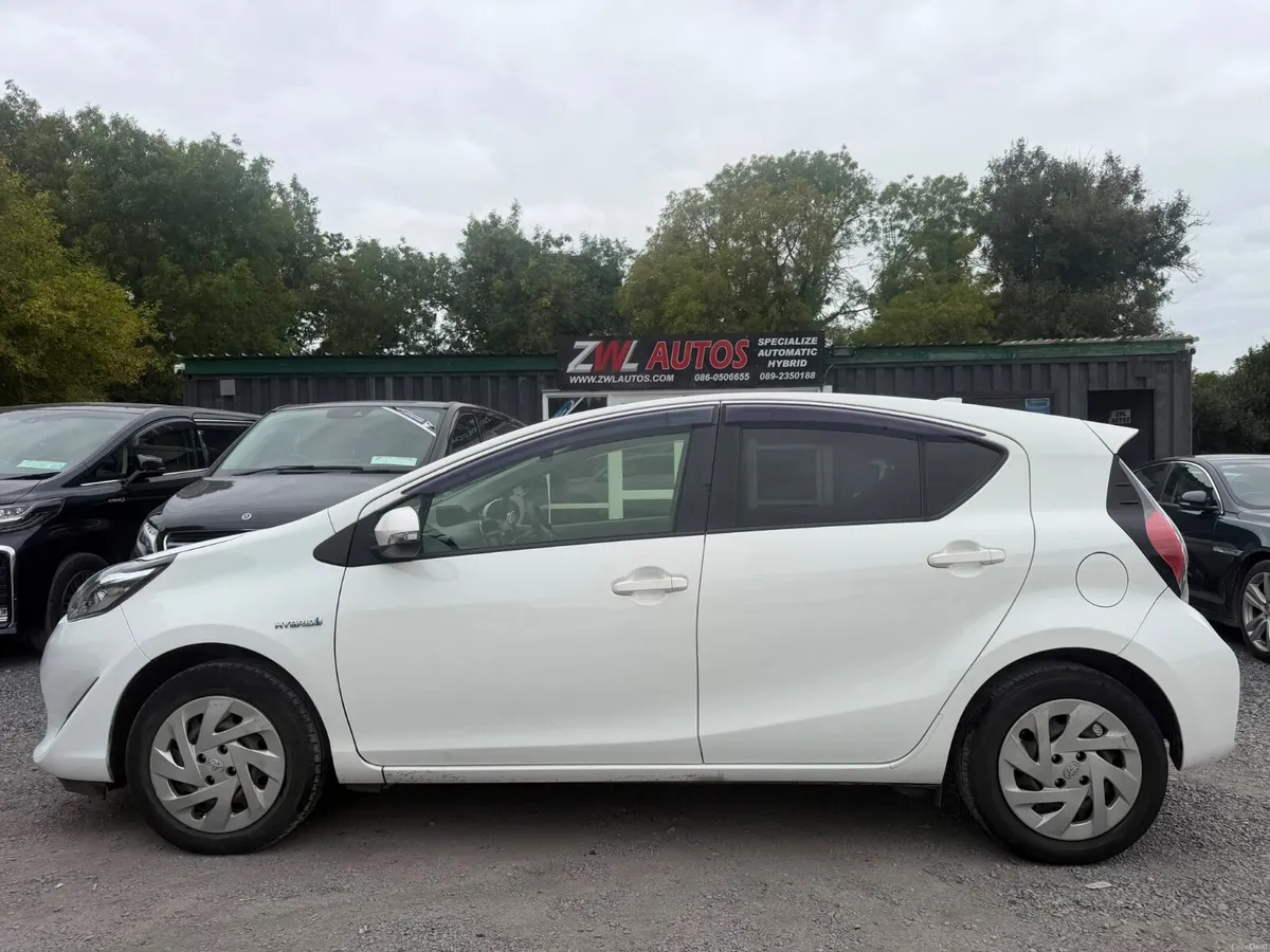 182 Toyota Aqua  Hybrid - Image 5