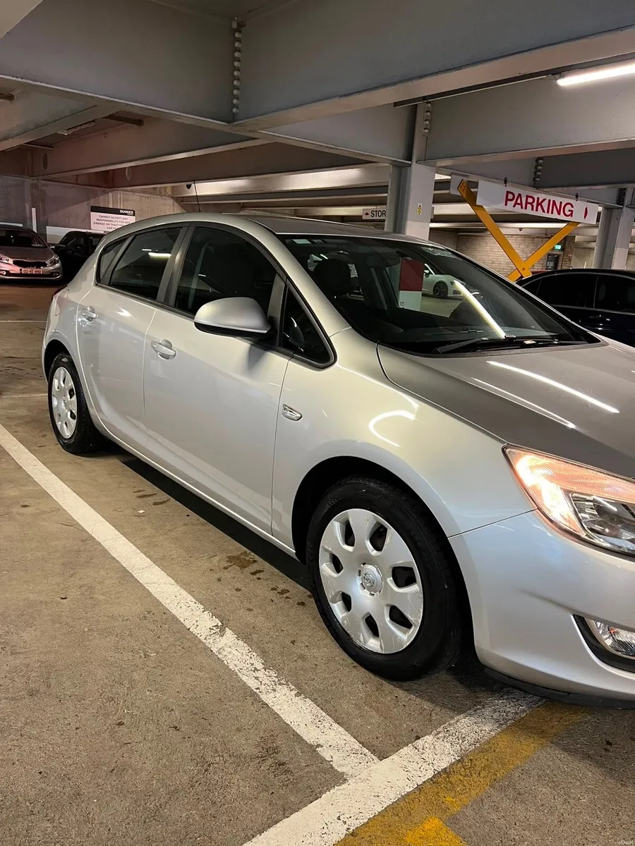 Opel Astra NEW NCT LOW KM - Image 2