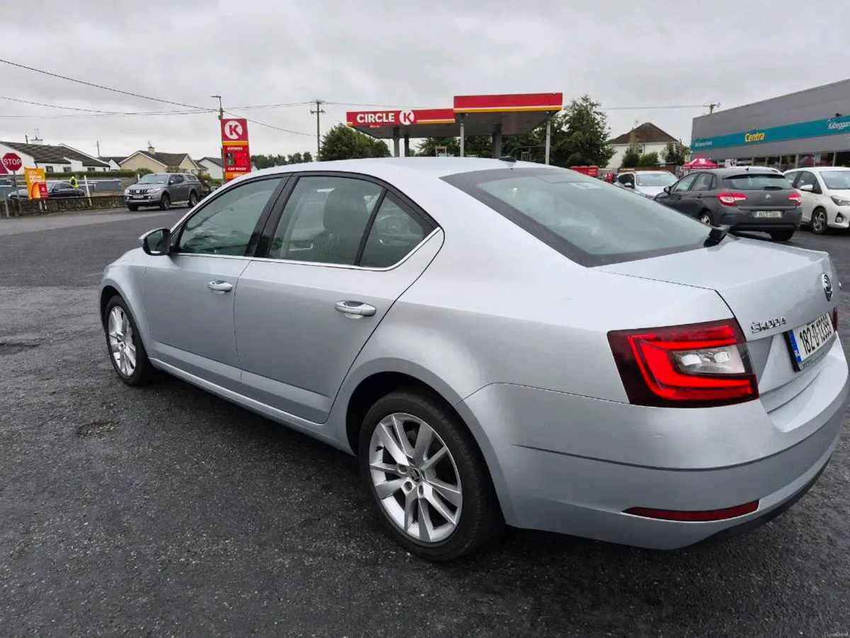 2018 Skoda Octavia Diesel low mileage - Image 5