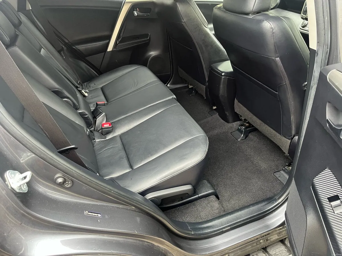 Toyota rav 4  2014 6 speed  full leather - Image 4